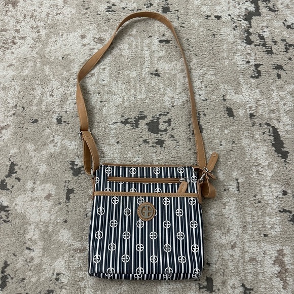 Giani Bernini Handbags - GIANI BERNINI Tonal logo faux-leather women's crossbody bag - Navy / White